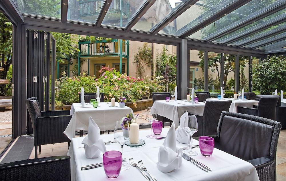 Hotel Maximilian & 4*